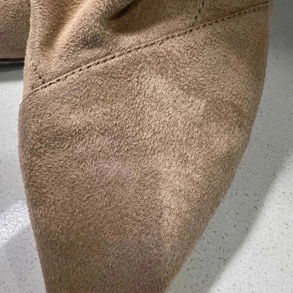 Faux Suede Heels Size 10 Light 2 Inch Heel - Picture 8 of 12